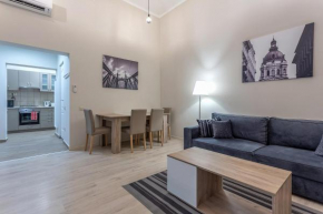 Goldcentral Apartment Akacfa